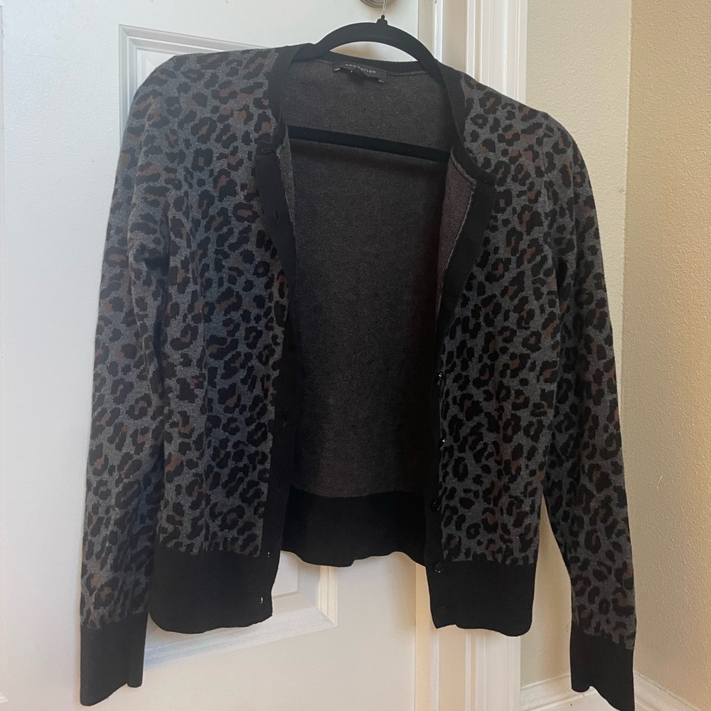 Ann Taylor Black Leopard Print Cardigan Women’s M